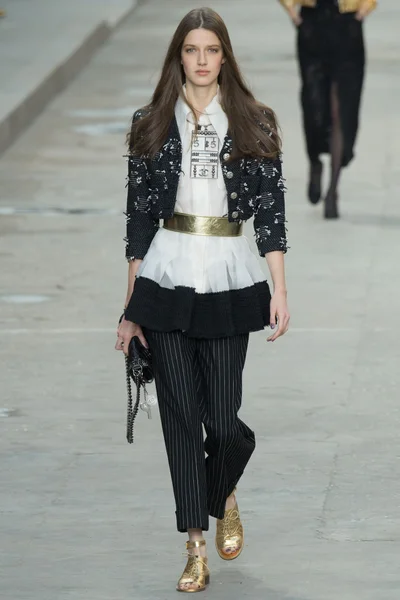 Look 76